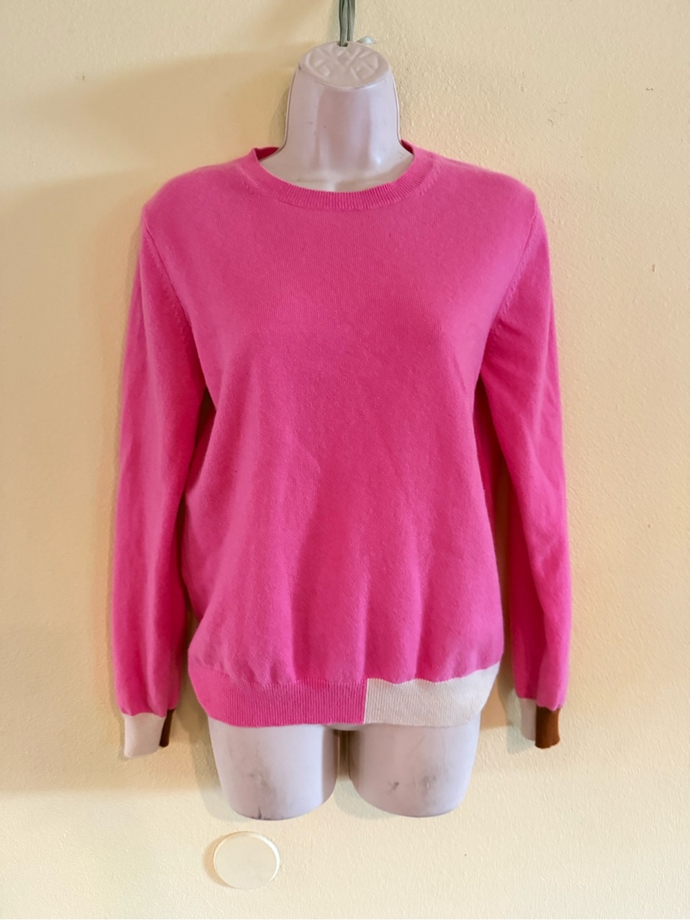 Chinti & Parker Pink Cashmere Crewneck Sweater with Contrast Trim Sise small